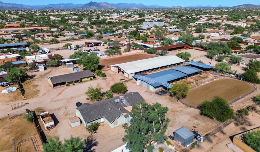 27423 N 44TH St, Cave Creek, AZ 85331 - 3 Beds, 2 Bath
