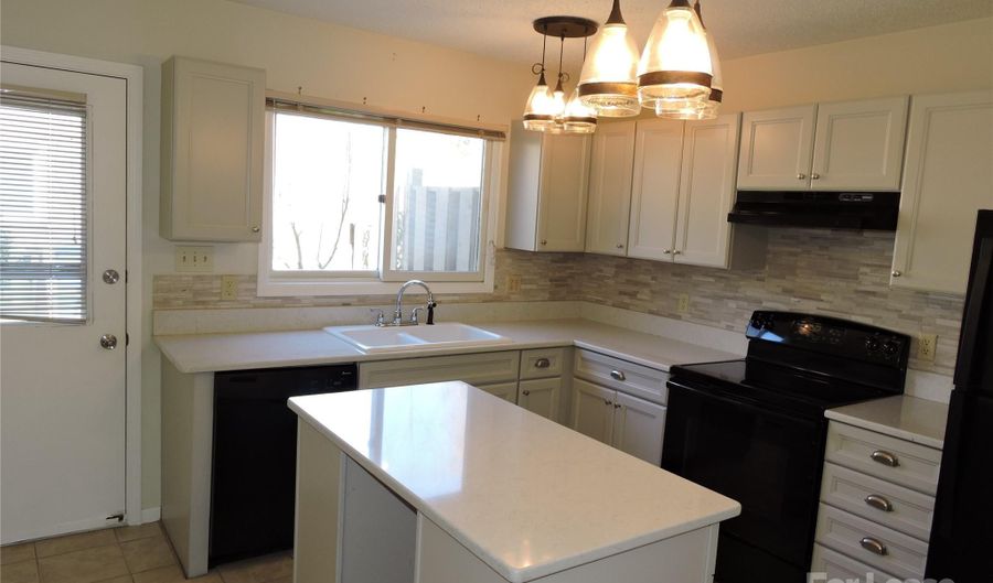 37 Elderberry Ln, Asheville, NC 28805 - 2 Beds, 2 Bath