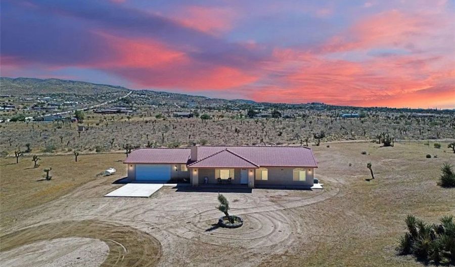 25625 Rancho St, Apple Valley, CA 92308 - 3 Beds, 2 Bath
