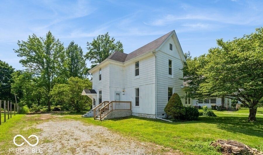 1803 E 10th St, Anderson, IN 46012 - 4 Beds, 2 Bath