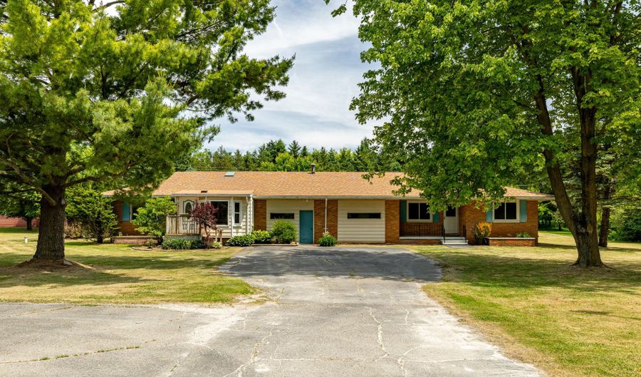 6272 Earhart Rd, Ann Arbor, MI 48105 - 4 Beds, 3 Bath