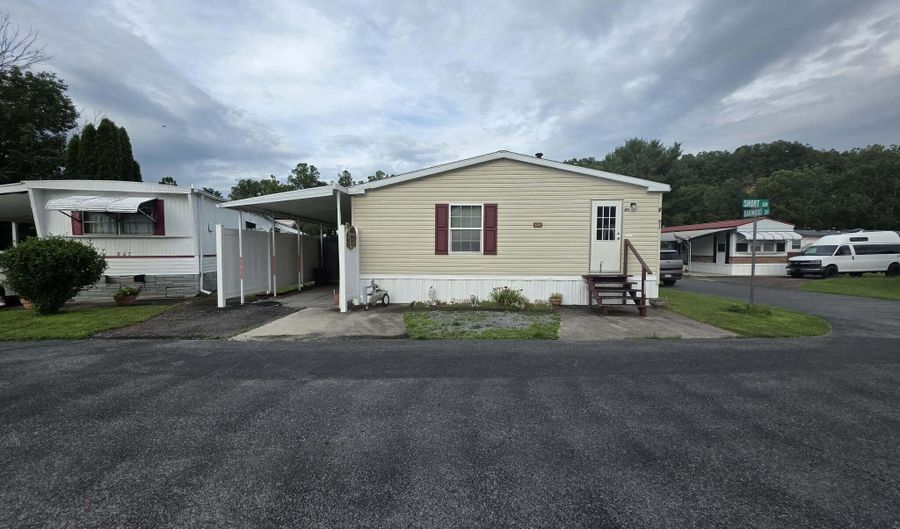 811 Short Dr, Altoona, PA 16601 - 3 Beds, 2 Bath