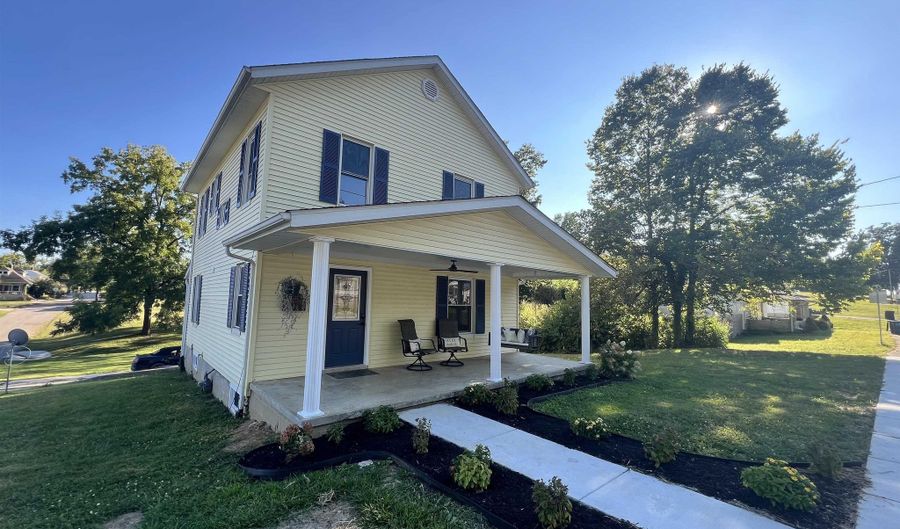 602 17th St, Bedford, IN 47421 - 4 Beds, 2 Bath