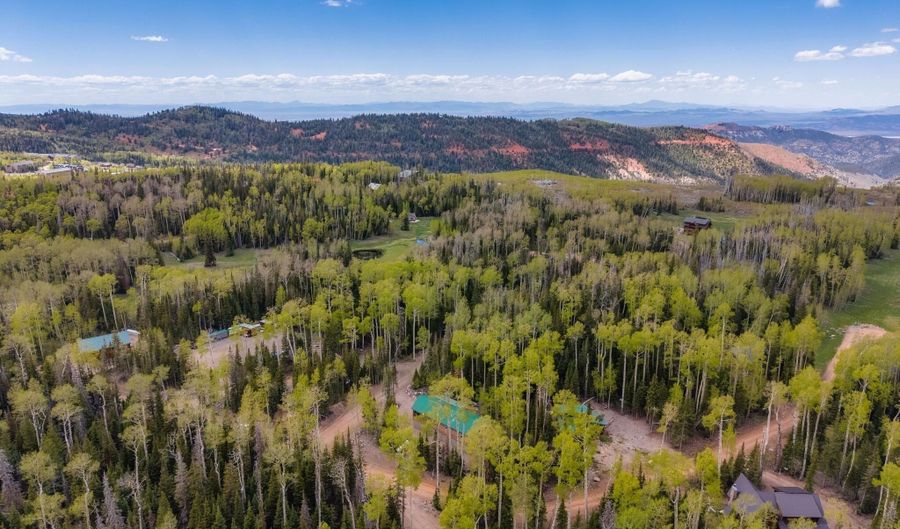 310 N Scenic Dr, Brian Head, UT 84719 - 3 Beds, 3 Bath
