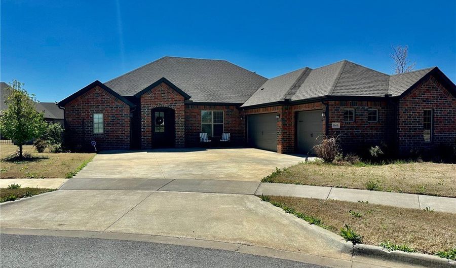 2905 SW Satinwood Cv, Bentonville, AR 72713 - 4 Beds, 3 Bath