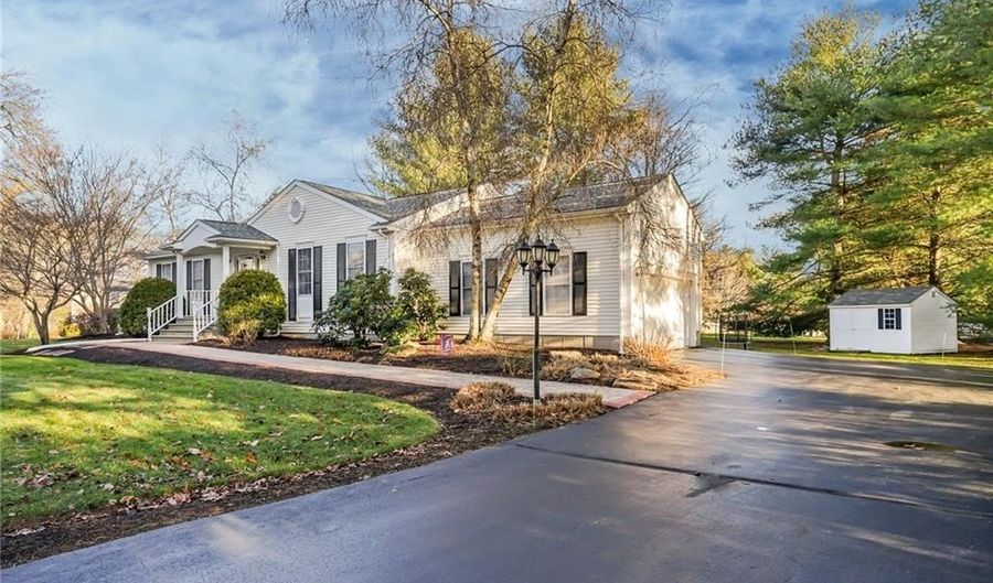 2 Mulberry Dr, Cranston, RI 02921 - 3 Beds, 2 Bath