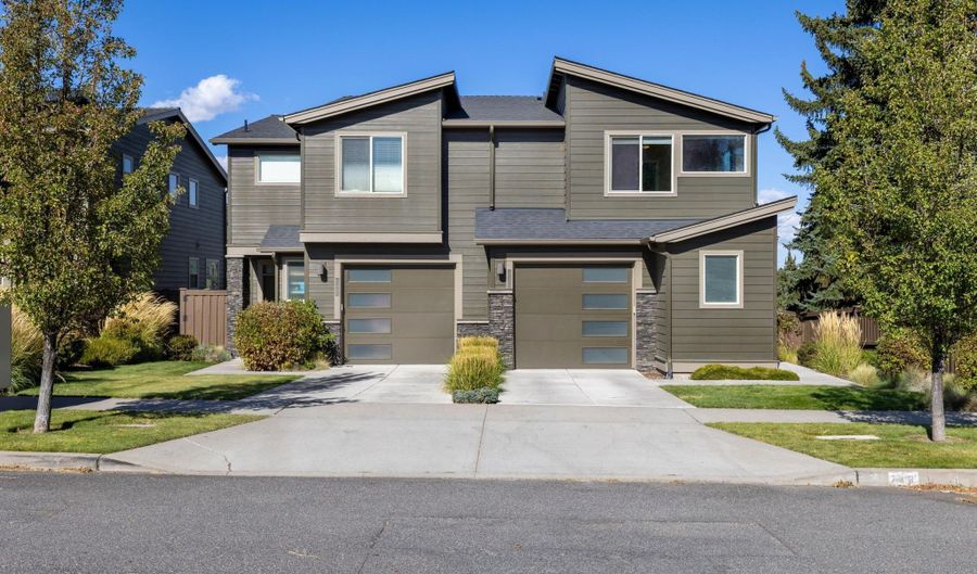 748 NE Vail Ln, Bend, OR 97701 - 3 Beds, 3 Bath