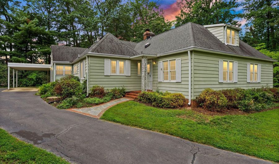 7551 MARSHALL Dr, Annandale, VA 22003 - 4 Beds, 4 Bath