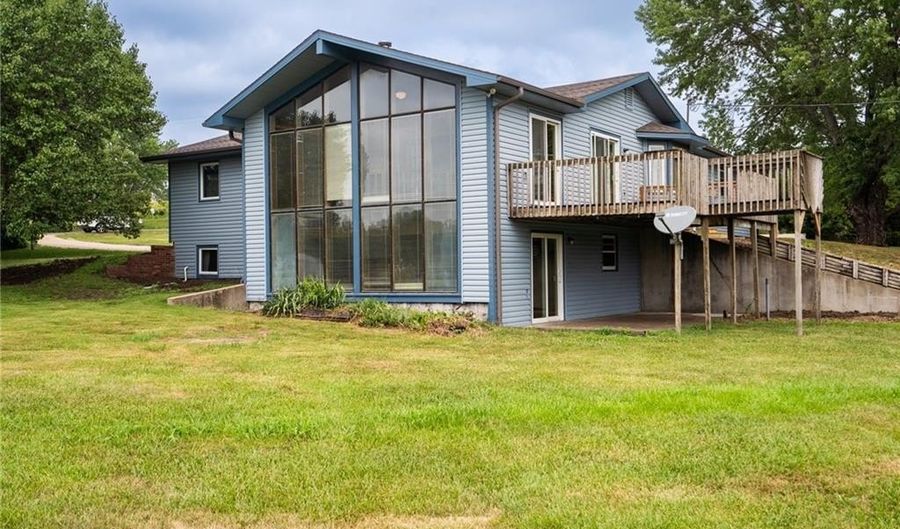 596 E 1732 Rd, Baldwin City, KS 66006 - 4 Beds, 3 Bath