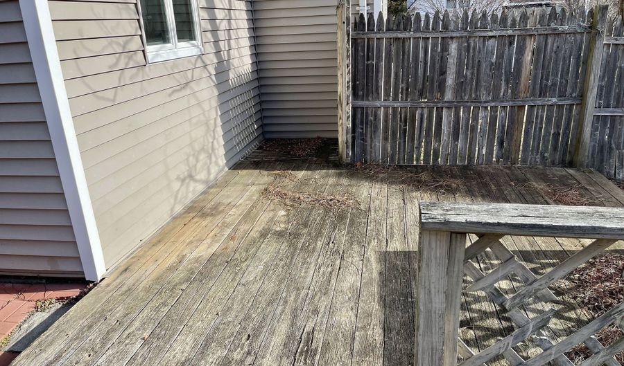 25 Pleasant St, Ansonia, CT 06401 - 4 Beds, 2 Bath