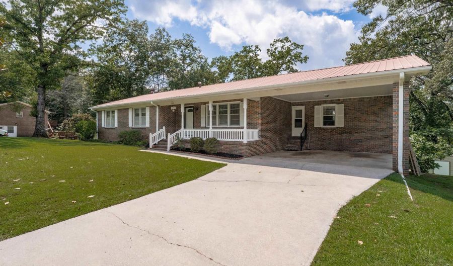 739 NAVAJO Trl, Alabaster, AL 35007 - 3 Beds, 3 Bath
