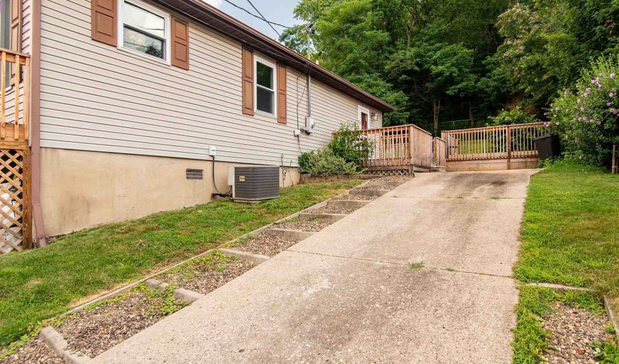 417 Spencer Ave, Barboursville, WV 25504 - 3 Beds, 1 Bath