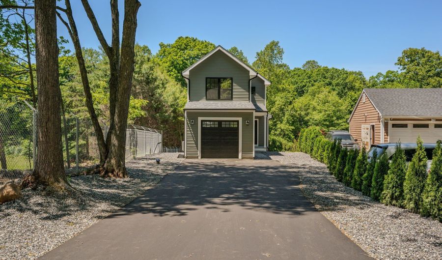 73 Cow Hill Rd, Clinton, CT 06413 - 3 Beds, 4 Bath