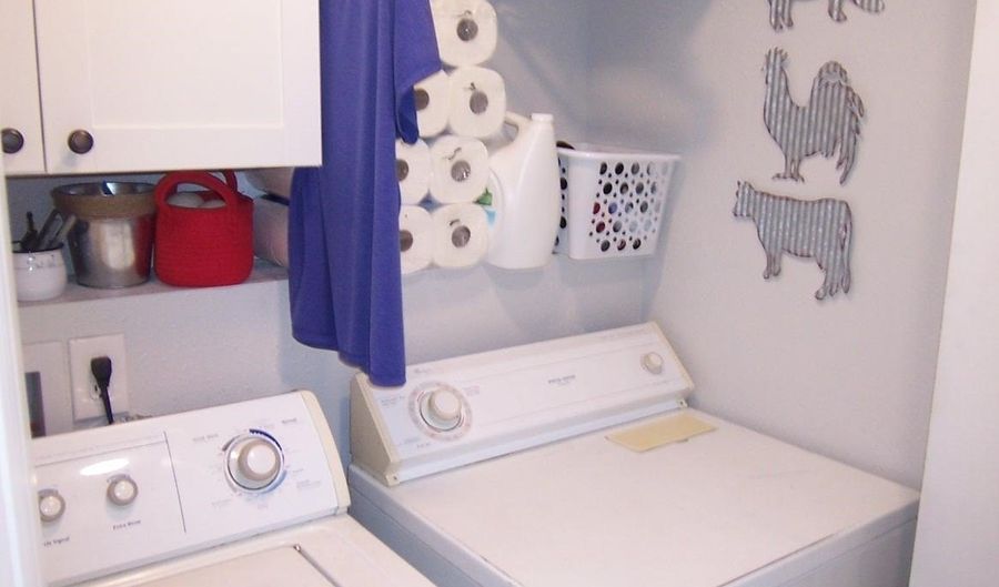 188 Rodgers Ave, Blackfoot, ID 83221 - 2 Beds, 2 Bath