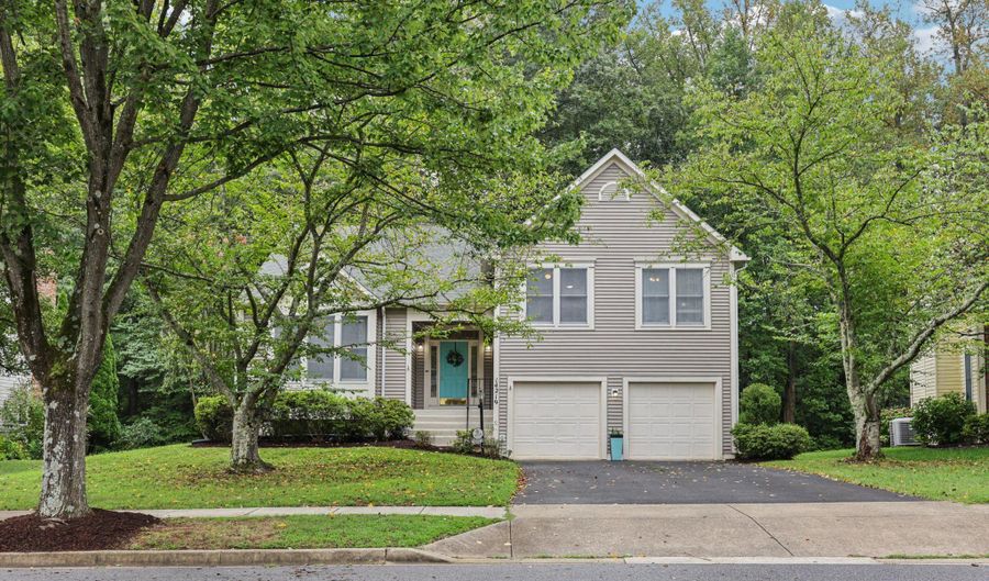 14219 PLEASANT VIEW Dr, Bowie, MD 20720 - 4 Beds, 3 Bath