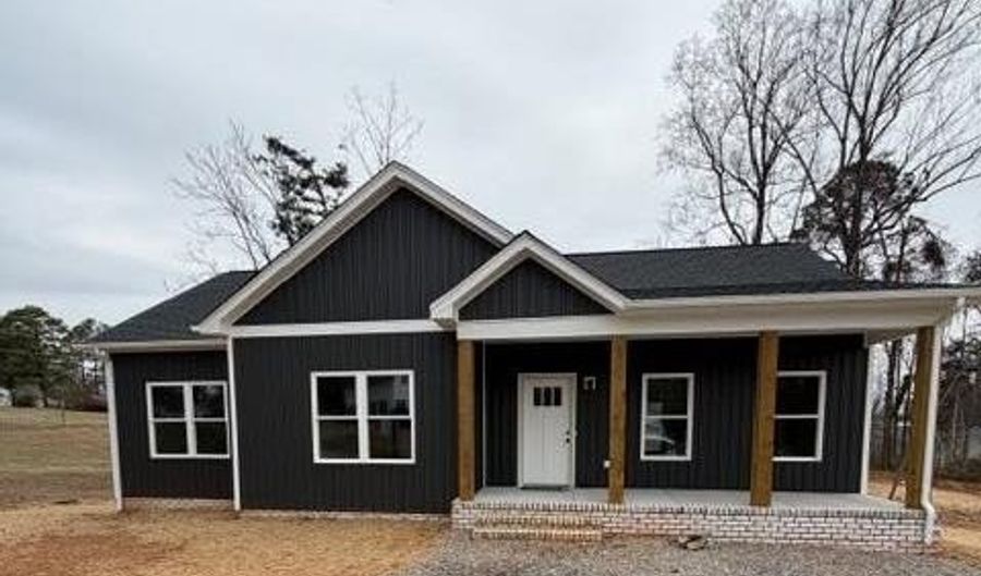 615 Oakleigh Ave, Appomattox, VA 24522 - 3 Beds, 2 Bath