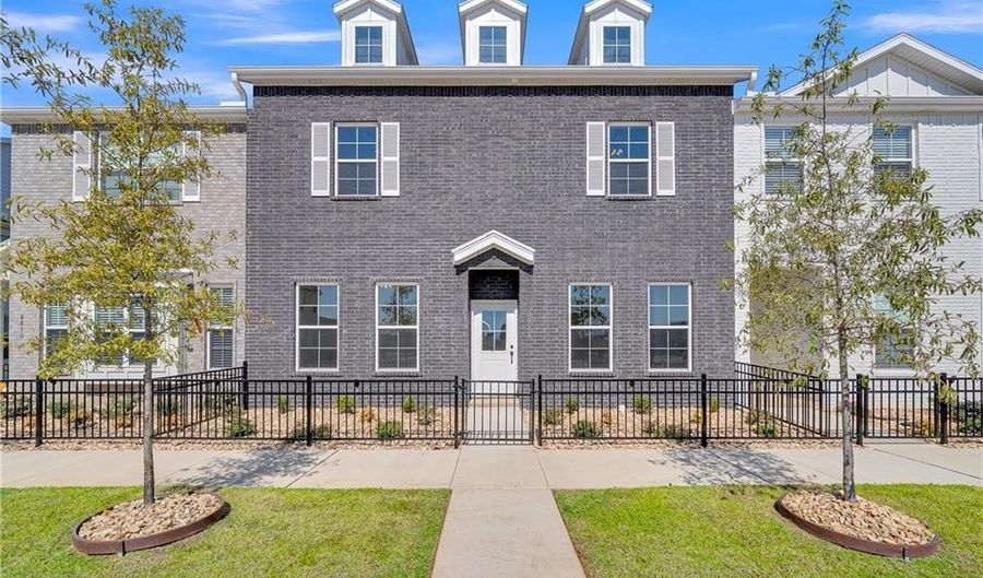 2808 SW Arlington Blvd, Bentonville, AR 72713 - 4 Beds, 4 Bath