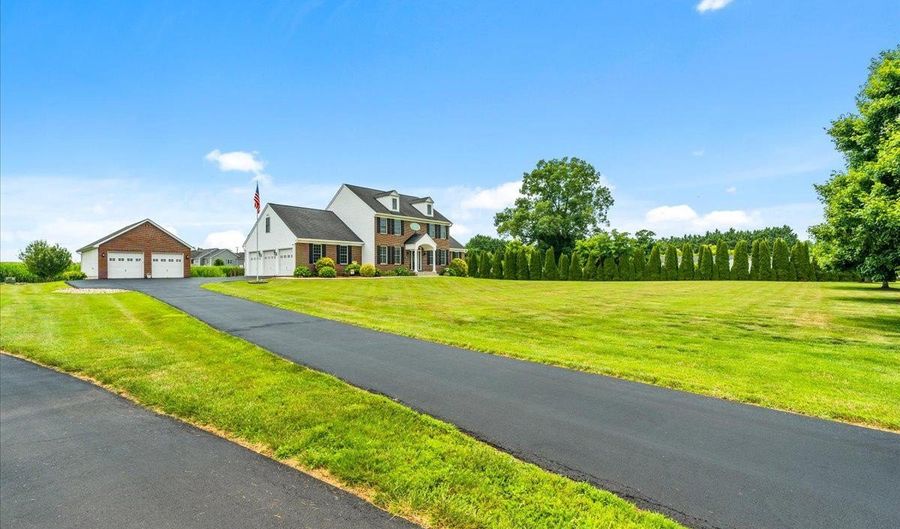 5715 DOUBS Rd, Adamstown, MD 21710 - 4 Beds, 4 Bath
