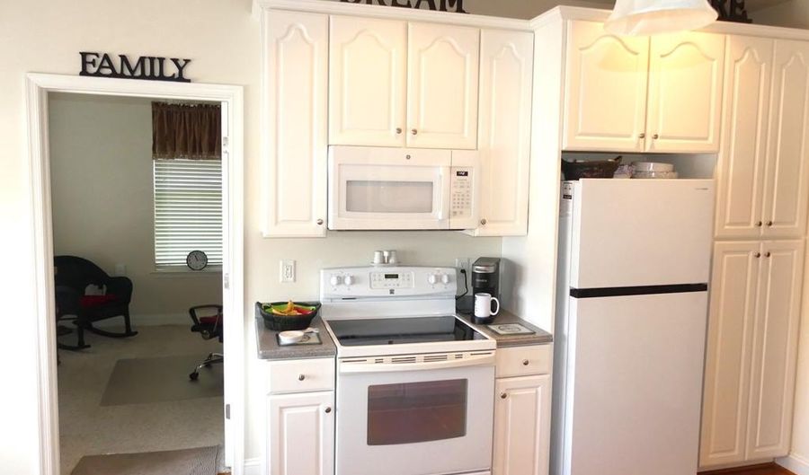 305 TIREE Ct #201, Abingdon, MD 21009 - 3 Beds, 2 Bath
