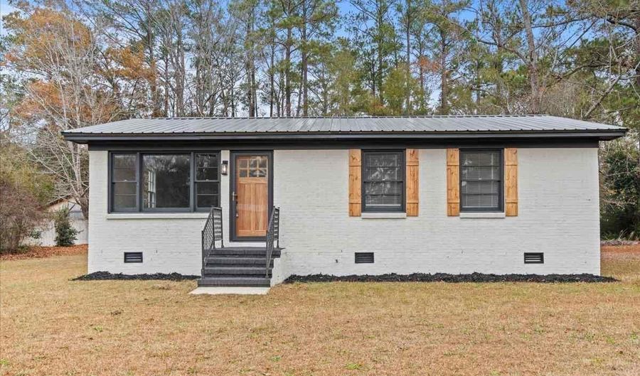 2100 W Main St, Bennettsville, SC 29512 - 3 Beds, 1 Bath