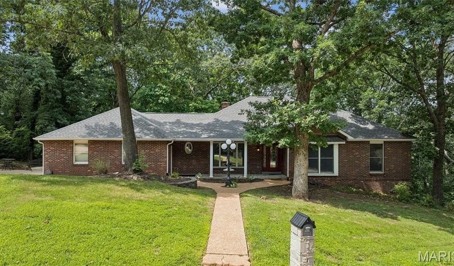 2792 Riebold Cir, Arnold, MO 63010 - 4 Beds, 3 Bath