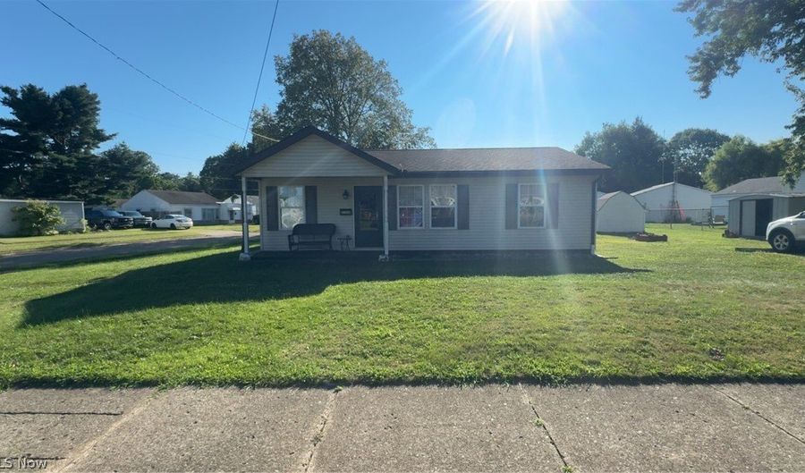 2358 Nesmith Lake Blvd, Akron, OH 44314 - 2 Beds, 1 Bath