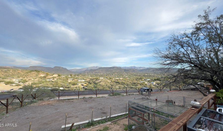 19549 E SCENIC LOOP Rd E, Black Canyon City, AZ 85324 - 3 Beds, 2 Bath