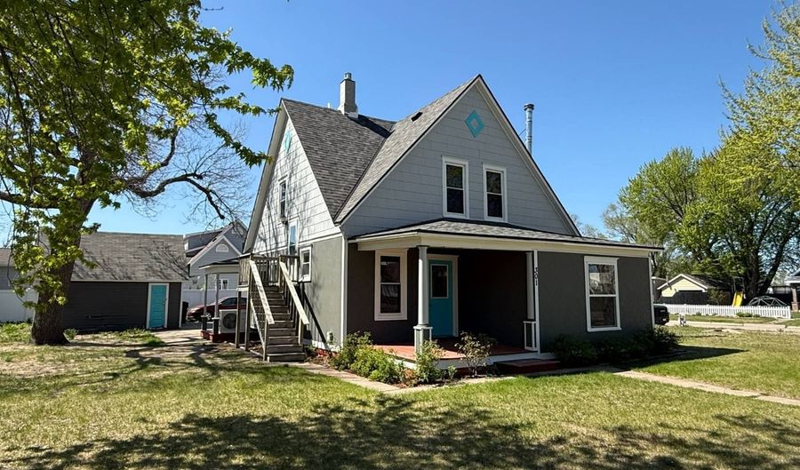 301 E Pearl St, Atkinson, NE 68713 - 5 Beds, 2 Bath