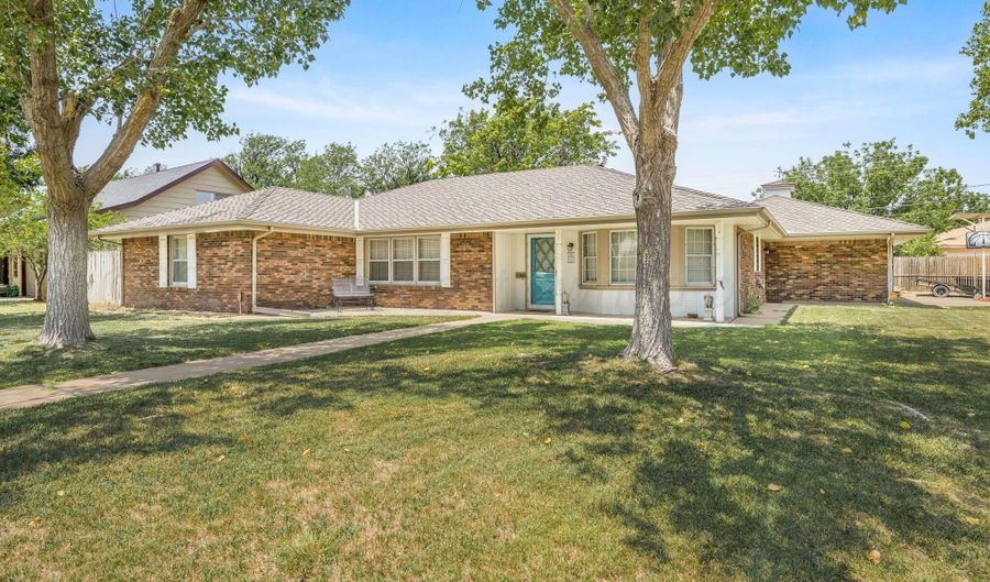 6200 Hanson Rd, Amarillo, TX 79106 - 3 Beds, 2 Bath