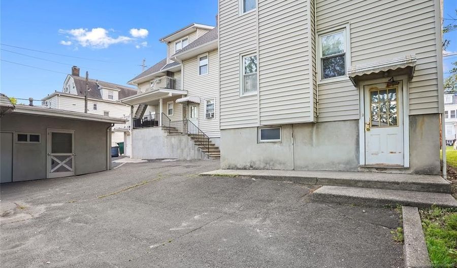 608 Washington Ave, Belleville, NJ 07109 - 2 Beds, 1 Bath