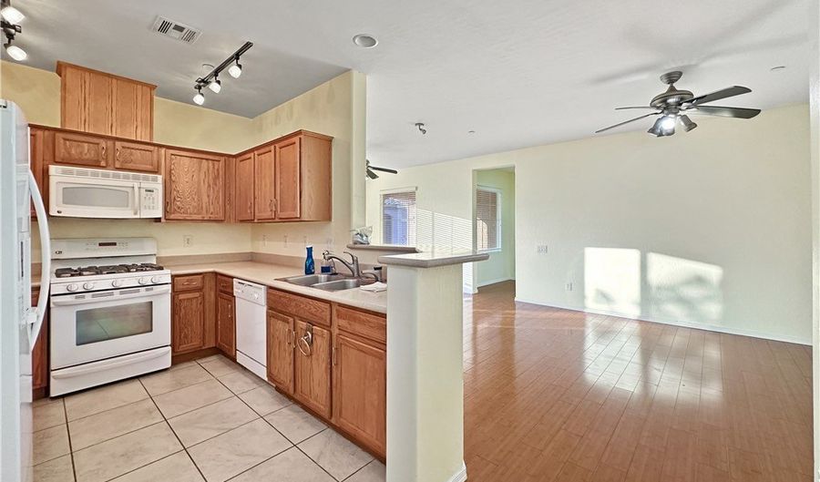 6868 Sky Pointe Dr 2152, Las Vegas, NV 89131 - 3 Beds, 2 Bath