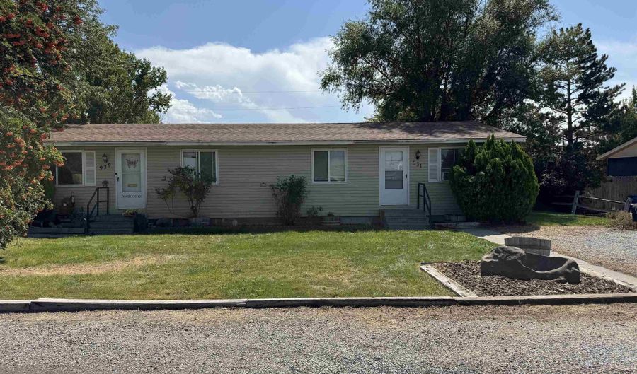 929 931 Craven Ave, Buhl, ID 83316 - 4 Beds, 2 Bath
