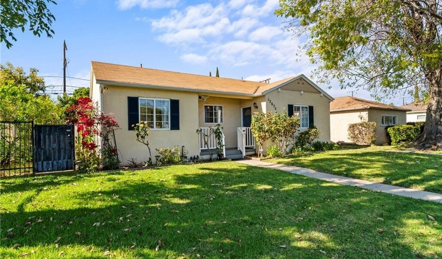 13675 Rayen St, Arleta, CA 91331 - 3 Beds, 2 Bath