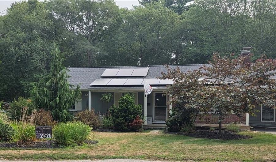 77 Fairfield Dr, North Kingstown, RI 02852 - 4 Beds, 2 Bath