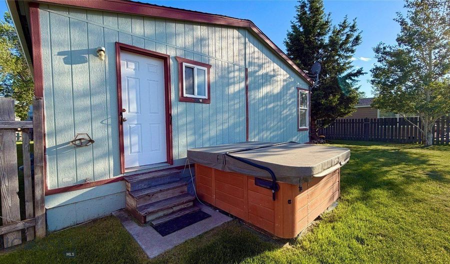 811 Golden W Dr, Belgrade, MT 59714 - 3 Beds, 2 Bath