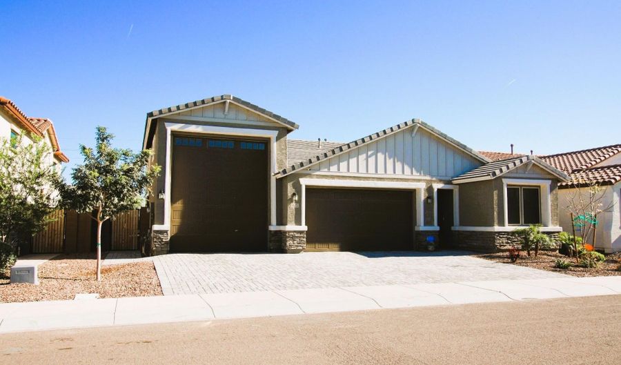 925 S 107TH Dr, Avondale, AZ 85323 - 3 Beds, 2 Bath