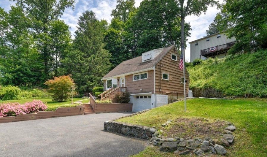 16 Lenape Ave, Andover, NJ 07860 - 3 Beds, 2 Bath