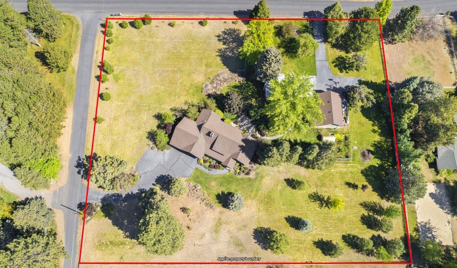 63330 South Rd, Bend, OR 97703 - 3 Beds, 3 Bath