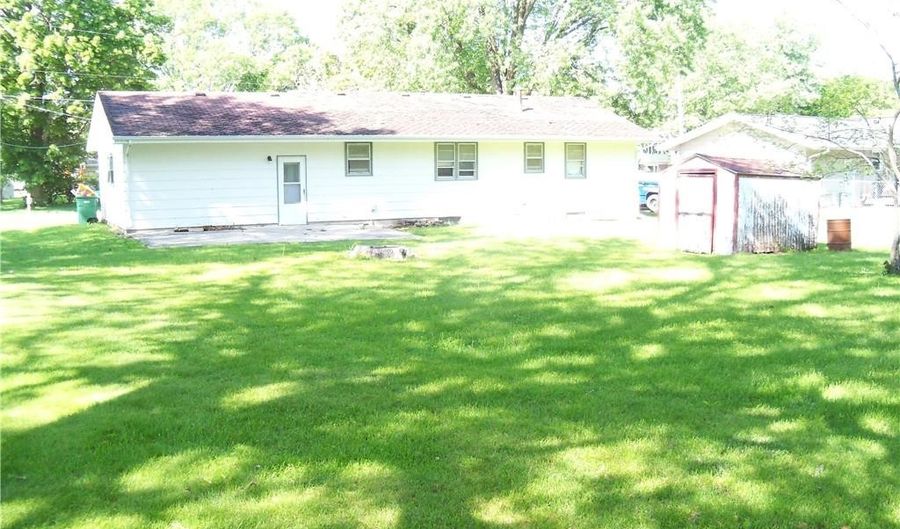 804 Vine St, Dallas Center, IA 50063 - 3 Beds, 1 Bath