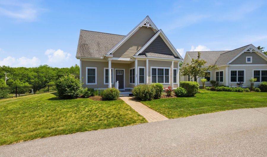 17 Adams Ln, Arundel, ME 04046 - 2 Beds, 3 Bath