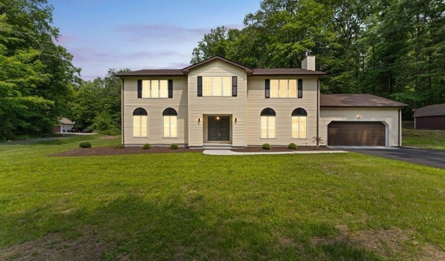 33 Huntsville Rd, Andover, NJ 07860 - 4 Beds, 3 Bath