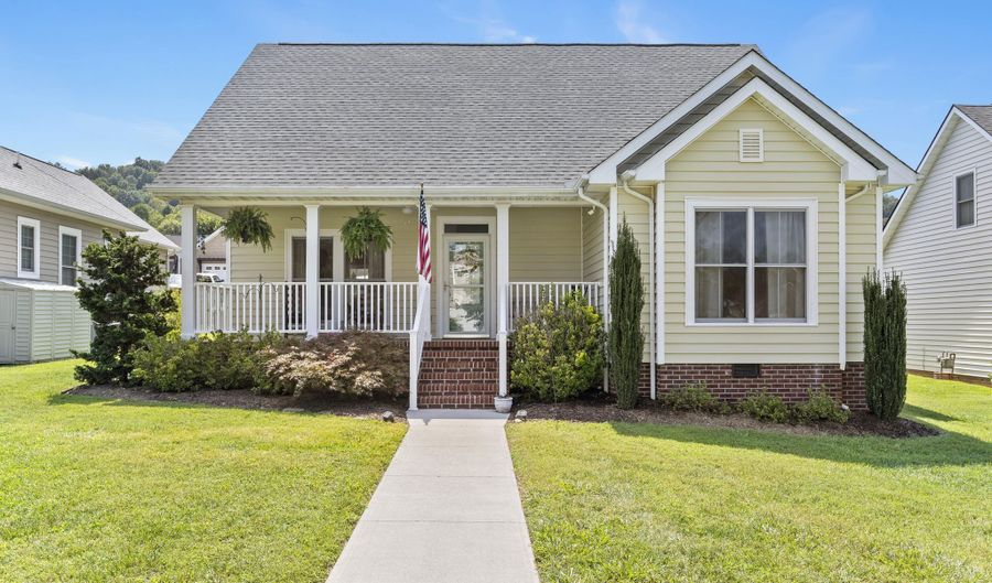 105 Jasmine Dr, Andersonville, TN 37705 - 4 Beds, 3 Bath