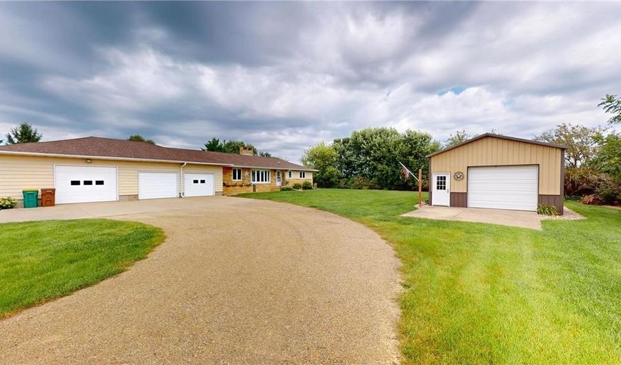 23096 Bluegrass Rd, Albert Lea, MN 56007 - 2 Beds, 3 Bath