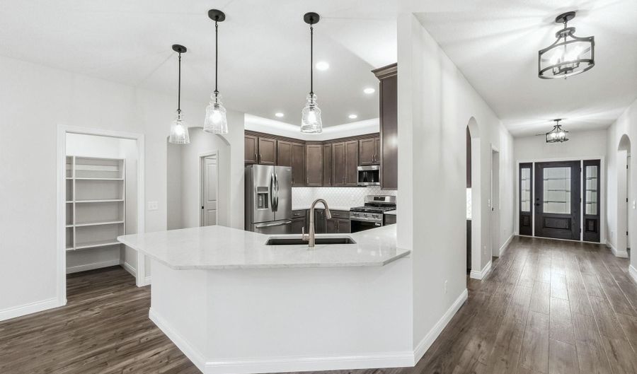 2213 Golfview Dr, Auburn, IN 46706 - 3 Beds, 3 Bath