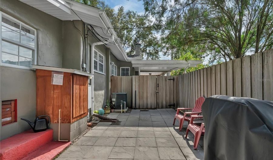 1837 ILLINOIS St, Orlando, FL 32803 - 2 Beds, 2 Bath