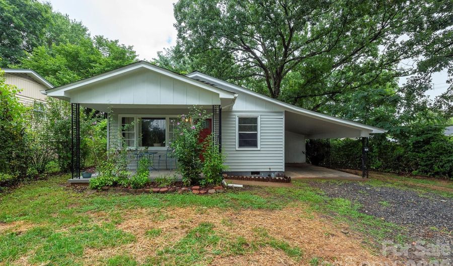 732 Fairview Rd, Asheville, NC 28803 - 3 Beds, 1 Bath