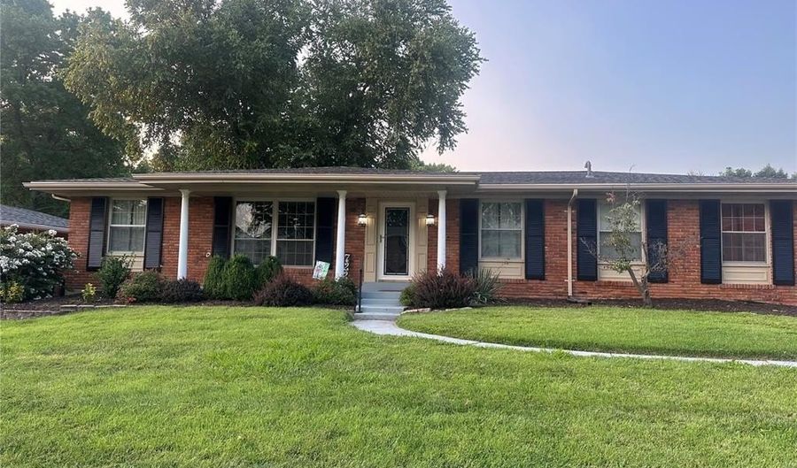 7227 Forestate Dr, Affton, MO 63123 - 3 Beds, 2 Bath