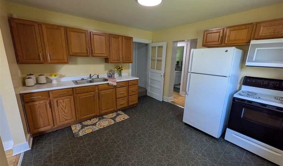 219 SKYVIEW Ln, Aroda, VA 22709 - 3 Beds, 1 Bath