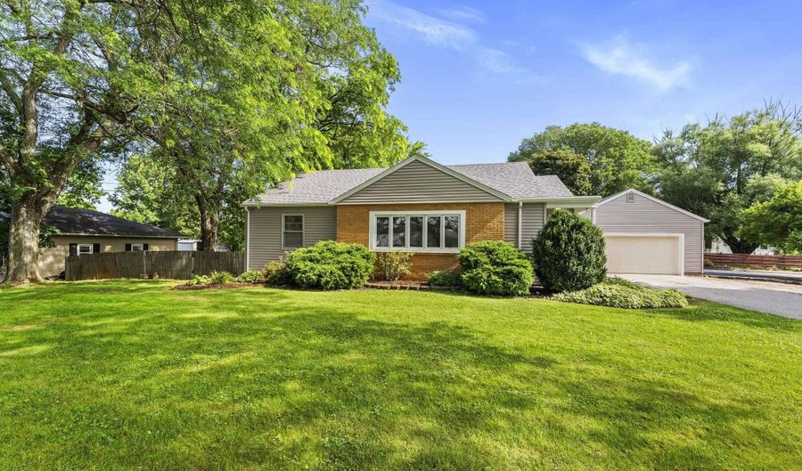303 SW 12TH St, Aledo, IL 61231 - 3 Beds, 2 Bath