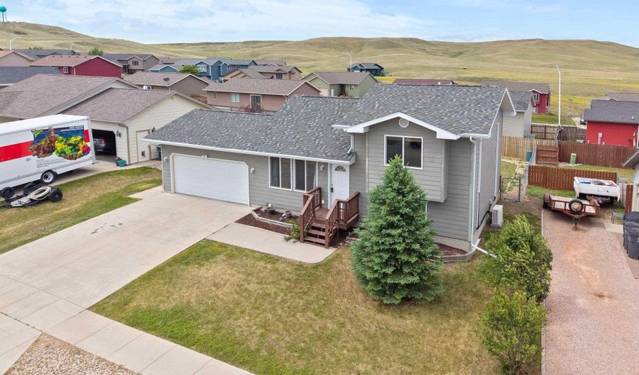 757 OLD CAVALRY Rd, Box Elder, SD 57719 - 4 Beds, 3 Bath